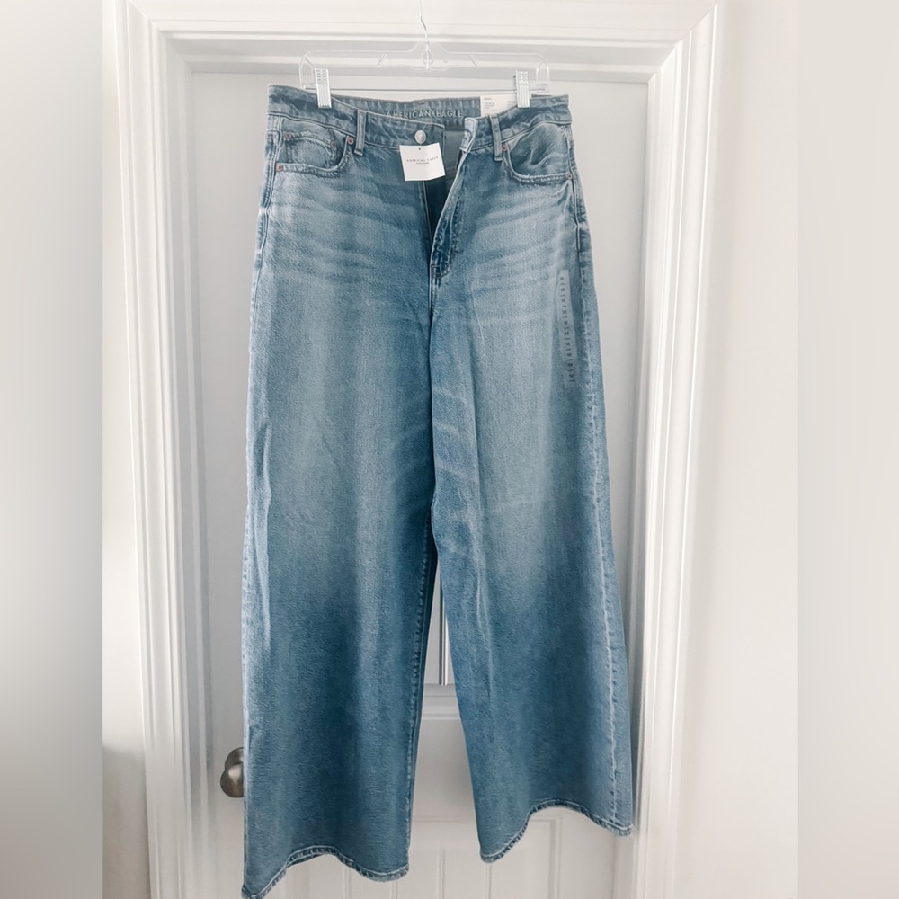 American Eagle Outfitters Light Blue Denim Jeans